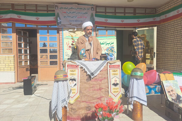 شور و نشاط دانش‌آموزان در روز بازگشایی مدارس شهر سورمق 