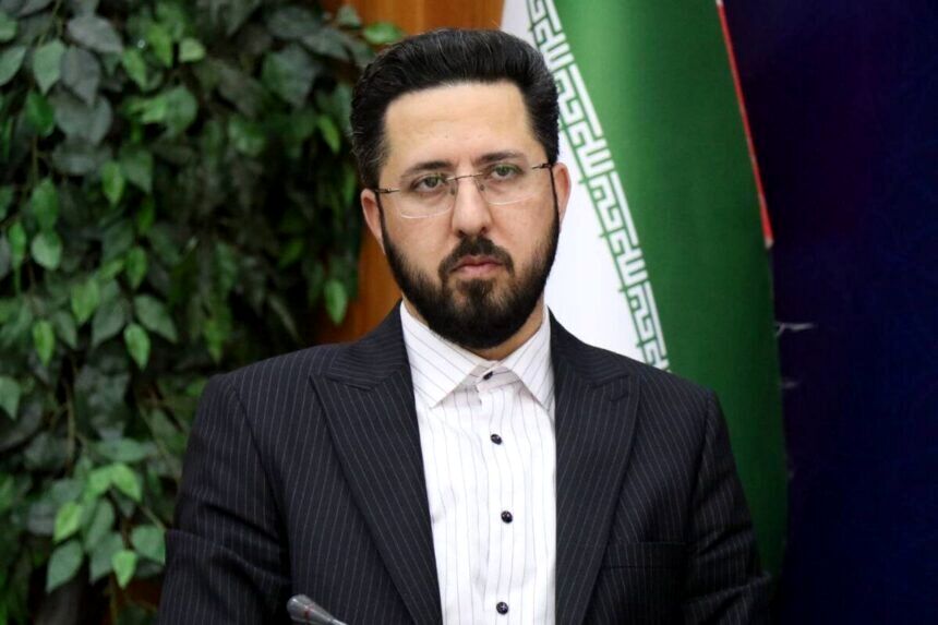 یک دستگاه کامیون مرغ گرم در پلیس راه نوکنده توقیف شد