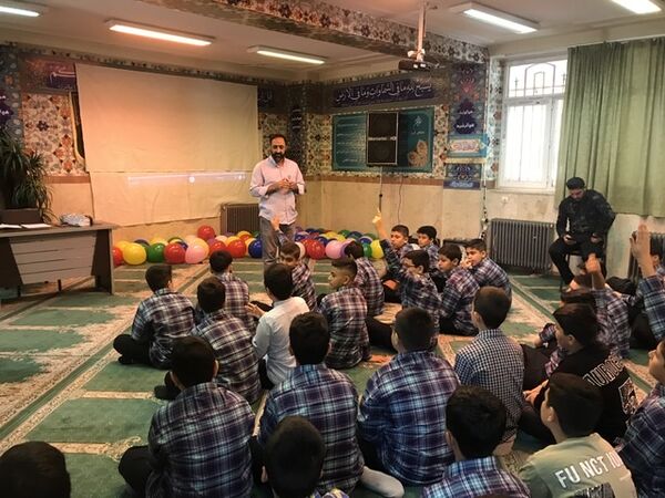 آغاز سال تحصیلی در مدرسه شهدای مدافع حرم با حضور مسئولان، جشن و کلاس توجیهی