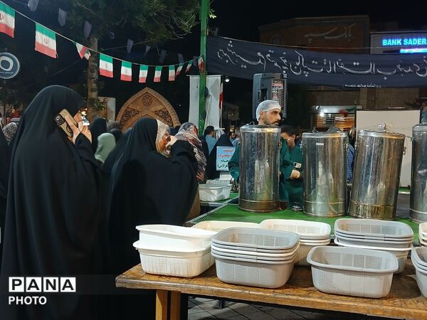  خدمت رسانی چایخانه حضرت زهرا 