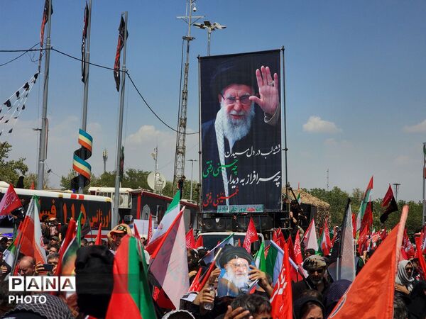 آخرین سلام یک ملت به رهبر شهید