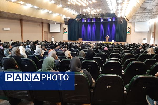 انتخابات انجمن اولیا و مربیان دبیرستان دخترانه پویش ناحیه 3 شیراز