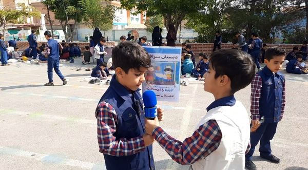 بمناسبت روز جهانی کودک برپایی جشنواره صبحانه سالم در دبستان پسرانه سرافراز ناحیه۷ مشهد