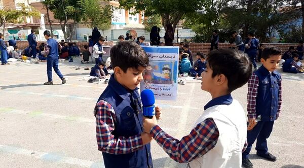 بمناسبت روز جهانی کودک برپایی جشنواره صبحانه سالم در دبستان پسرانه سرافراز ناحیه۷ مشهد
