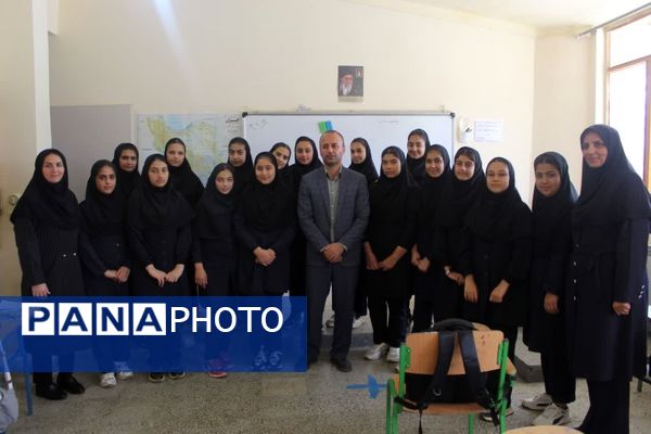 بانگ سپاس معلم در مدارس گلوگاه 