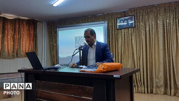 کارگاه آموزشی هوش مصنوعی با حضور جمعی از مربیان پرورشی مدارس ناحیه 2 کرج و شهرستان فردیس 
