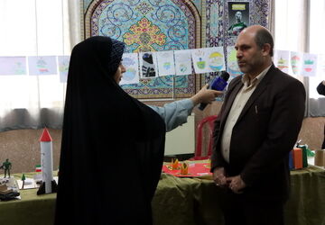 گرامیداشت فرارسیدن هفته پدافند غیرعامل در دبستان پسرانه غدیرناحیه۵ اصفهان
