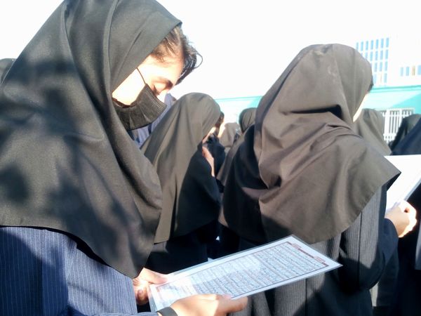 برگزاری مراسم ختم قرآن در دبیرستان دخترانه فاطمیه