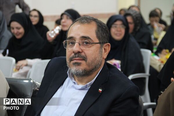 آیین نمادین جشن شکوفه‌ها در مدرسه استثنایی مدرس ۲ همدان