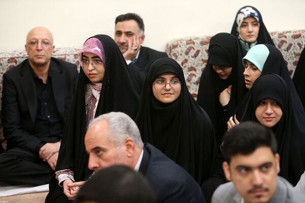 دیدار جمعی از مدال‌آوران المپیادهای دانش‌آموزی و دانشجویی با مقام معظم رهبری