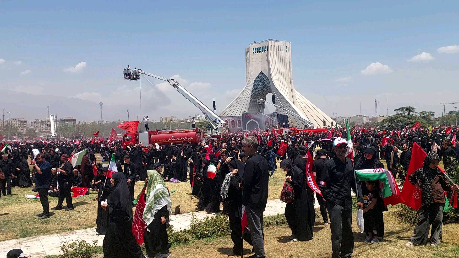 میدان آزادی؛ خروش عاشقان در بدرقه رهبر شهید