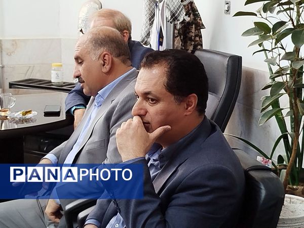 نشست هم‌اندیشی پیشکسوتان امورتربیتی با معاون پرورشی  و تربیت بدنی کاشمر