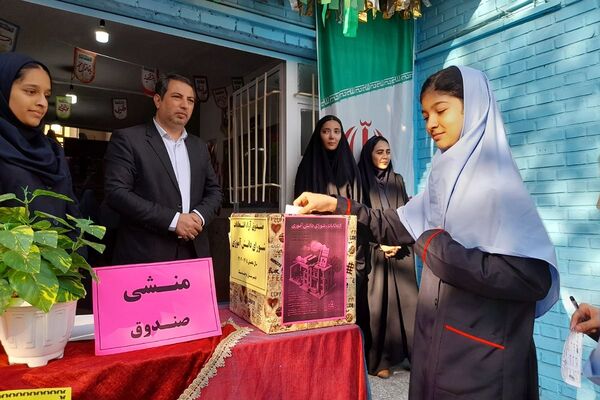 جوانه های دموکراسی در قدس؛شور وهیجان دانش آموزان قدس در انتخابات شورای دانش آموزی