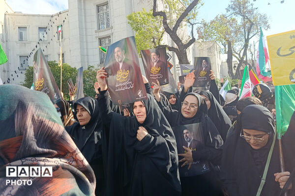 مراسم بیعت با سومین رهبر انقلاب در شیراز 