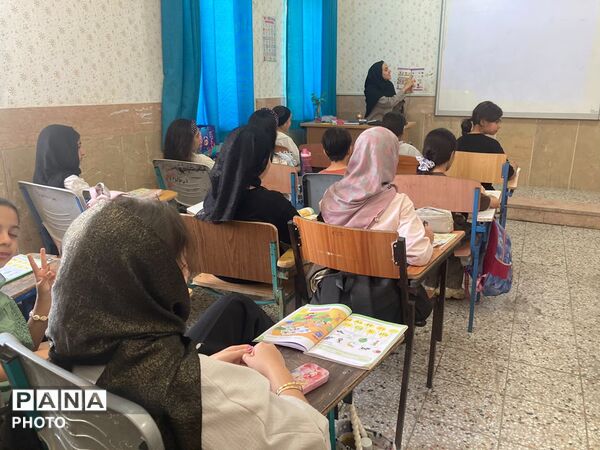  برپایی کلاس زبان انگلیسی ویژه اوقات فراغت در خاتم