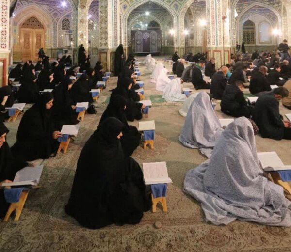 آیین ملی جزء خوانی سحرگاهی قرآن کریم در حرم مطهر حضرت محمد هلال بن علی(ع) 