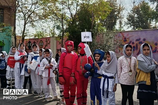 آغاز المپیاد ورزشی مدرسه هاشمی رفسنجانی ۲ ورامین با حضور پرشور دانش‌آموزان
