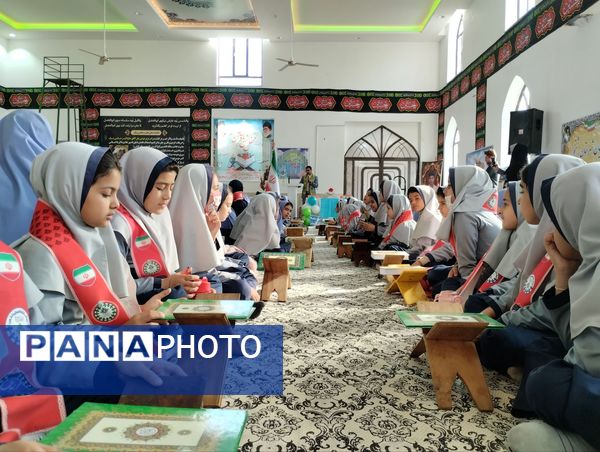 برگزاری محفل انس با قرآن کریم با حضور دانش آموزان دختر شهرستان رشتخوار