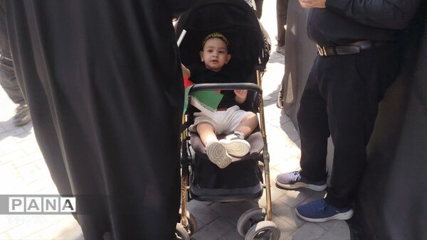 اولین ظهر عاشورا پس از شهادت رهبر امت
