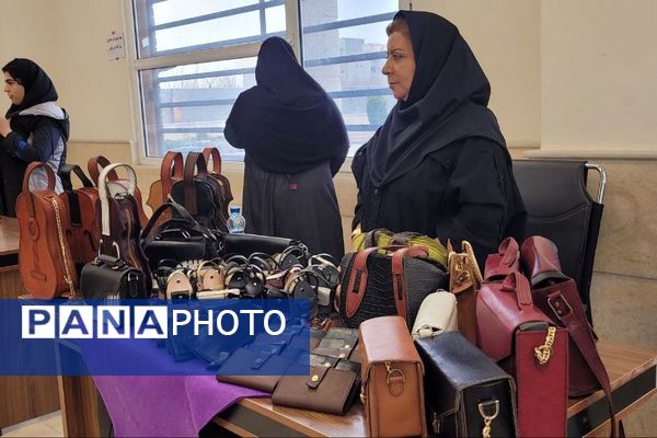 جشنواره غذاهای بومی محلی در سرای محله نسیم شهر