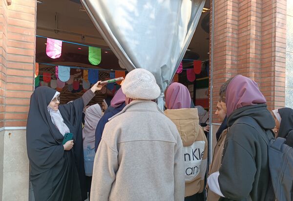 یادمان شهدای گمنام و موزه آثار شهدا و ایثاگران میزبان دانش‌آموزان دبیرستان هدی 2