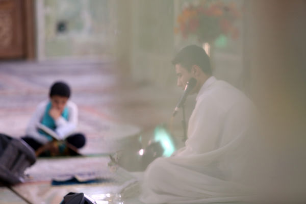 ترتیل خوانی دانش‌آموزان در حرم حضرت معصومه(س)