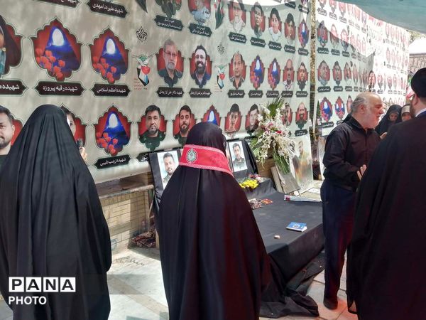 آیین گلباران مزار شهدا در سالروز تاسیس سازمان دانش‌آموزی