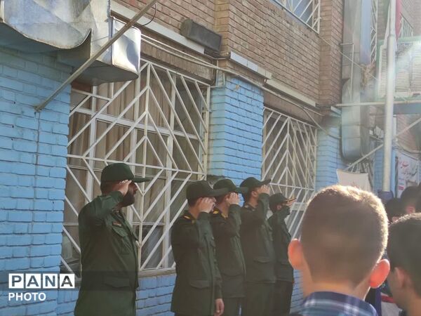 گرامیداشت هفته دفاع مقدس در مدارس منطقه ۱۲