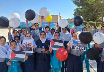 برگزاری جشن هفته کودک به یاد کودکان غزه در مدارس شهر ایزدخواست