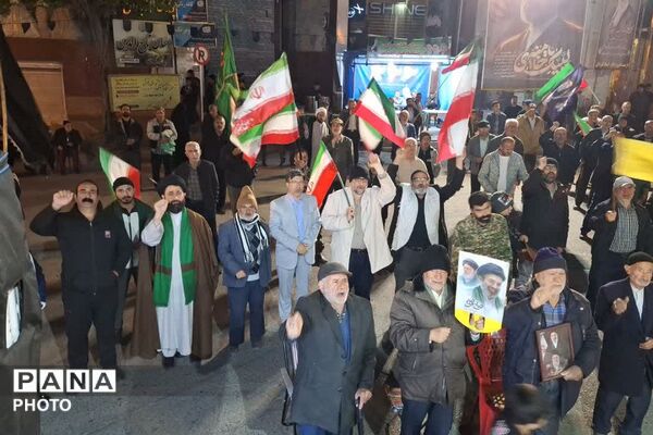 طنین حضور مردمی در فیروزکوه؛ میدان معلم میزبان میز خدمت و مطالبه‌گری شهروندان