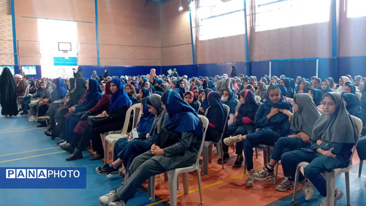 آیین جشن عاطفه‌ها در دبستان ایلیایی ناحیه 2 کرج و شهرستان فردیس