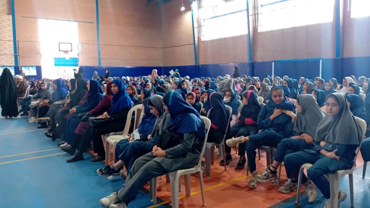 آیین جشن عاطفه‌ها در دبستان ایلیایی ناحیه 2 کرج و شهرستان فردیس