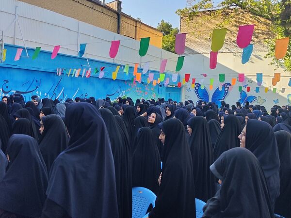 نواختن زنگ مهر سال تحصیلی۱۴۰۴-۱۴۰۳ در ناحیه ۲ مشهد