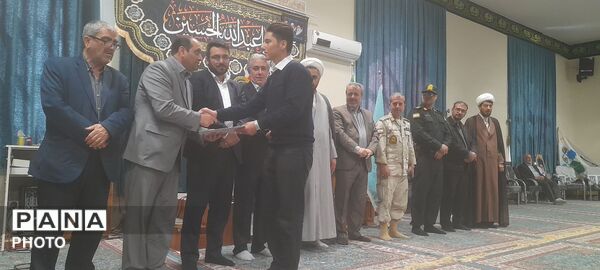 تجلیل از نخبگان قرآنی و نمایشگاه میثاق با شهدا در حاشیه نماز جمعه خداآفرین