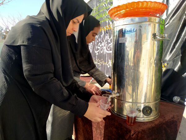 برپایی ایستگاه صلواتی در دبیرستان دخترانه امید 