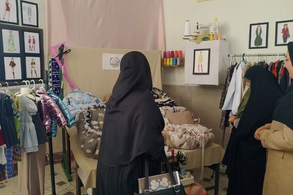 برگزاری جشنواره هفته مشاغل در هنرستان کوثر قیامدشت ری یک