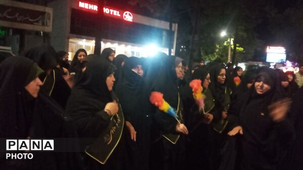 برگزاری کاروان نمادین امام رضا(ع) در نیشابور