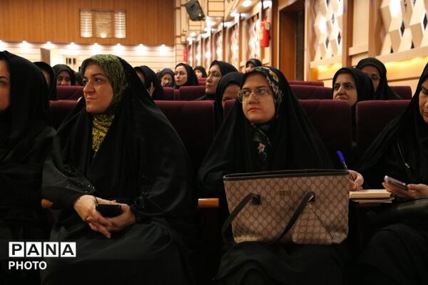 اجلاس مدیران استان یزد در آستانه بازگشایی مدارس