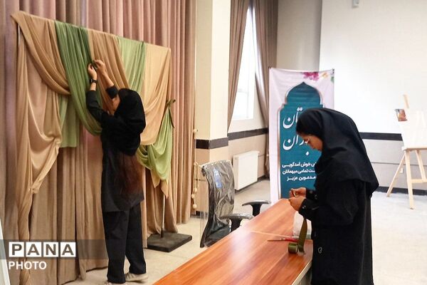 حضور دانش‌آموزان مدارس هنرمندان ری و کوثر شهرری در جشن ولادت حضرت زینب (س)