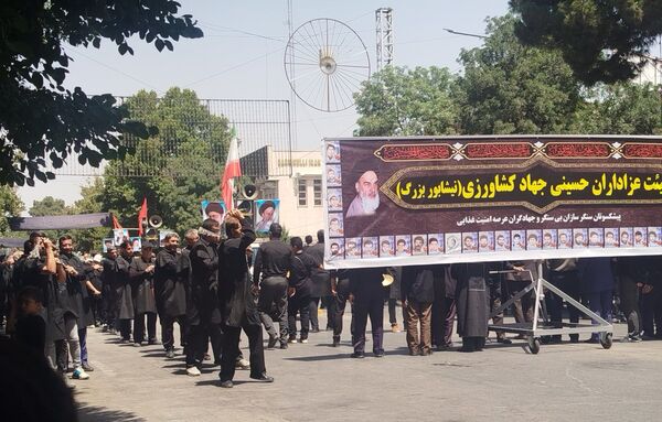 برپایی پرشور مراسم عزاداری سیدالشهدا در خیابان‌های نیشابور 