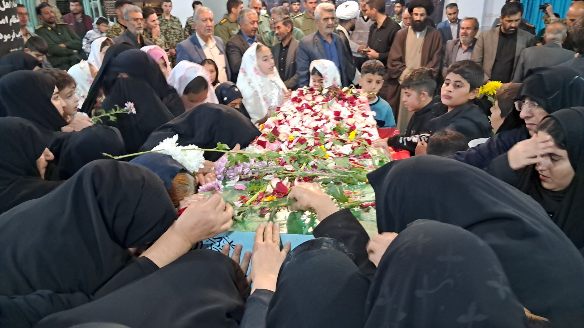 عزاداری دهه دوم فاطمیه با حضور شهید گمنام در دهستان شوراب صغیر  