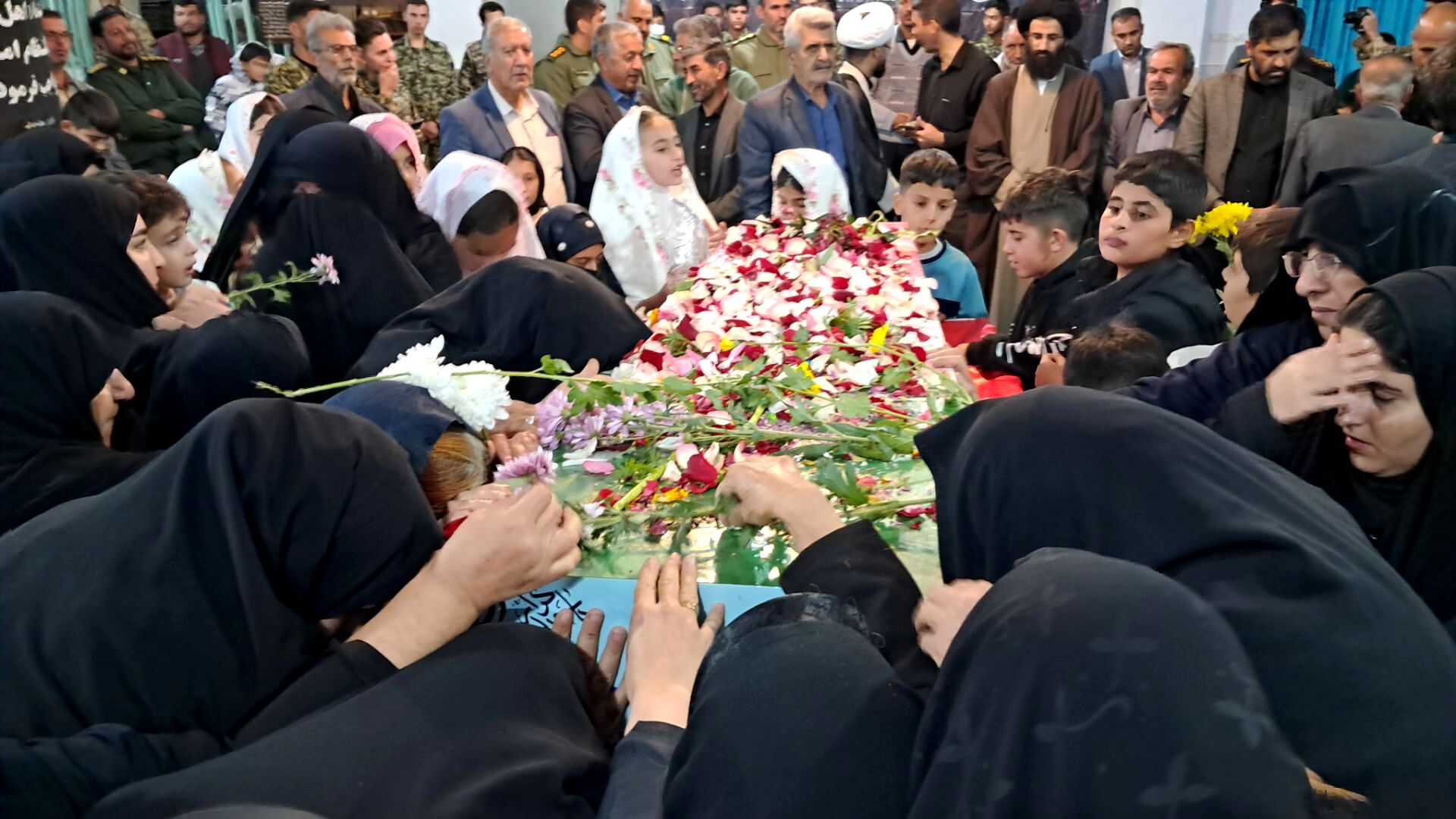 عزاداری دهه دوم فاطمیه با حضور شهید گمنام در دهستان شوراب صغیر  