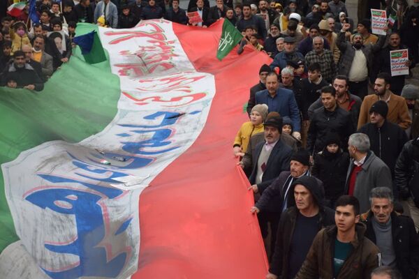  لبیک ملت ایران به فرمان رهبری