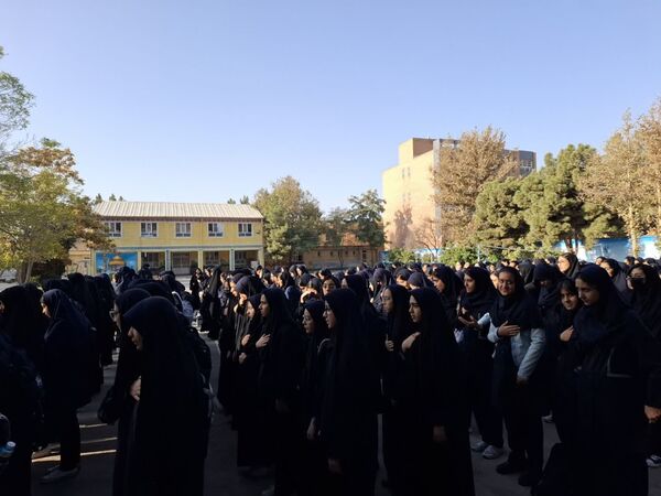 زنگ مهر در دبیرستان شاهد تقوا پیشگان ناحیه ۴ مشهد نواخته شد
