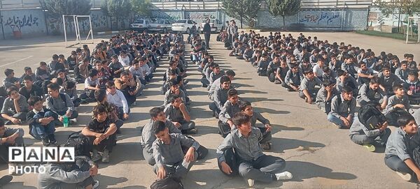 نواختن زنگ مهر و مقاومت ایثار و آغازسال تحصیلی جدیددر آموزشگاه شاهدشهیدزیوری 