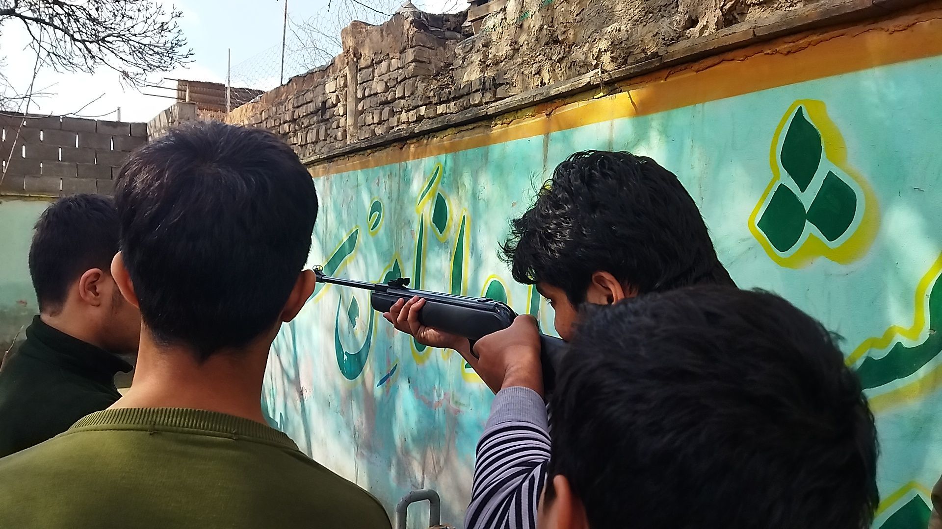 روز اول از مسابقات تیراندازی شهید سبحانی فر و شهید علی آبادی در دبیرستان شاهد ابوذر غفاری 