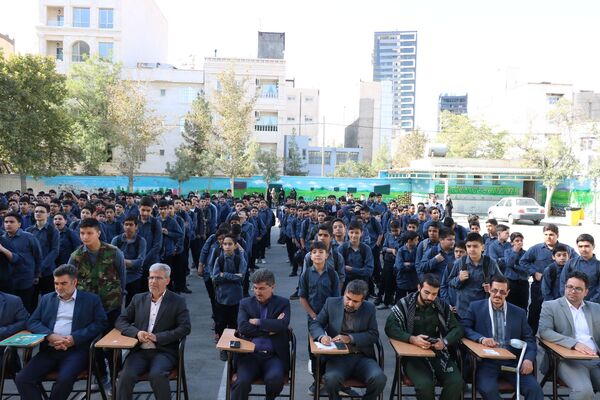 آیین بازگشایی مدارس و نواختن زنگ مهر ایثار و شهادت در ناحیه ۶ مشهد 
