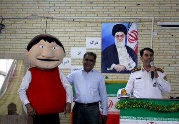 کارگاه آموزشی راهنمایی و رانندگی در مدرسه شاهد ناحیه یک بندرعباس