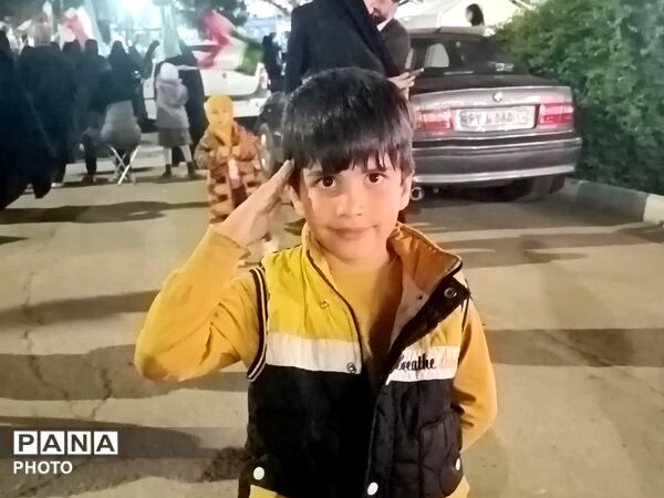 پنجاه وچهار شب در میدان پای کار ایران