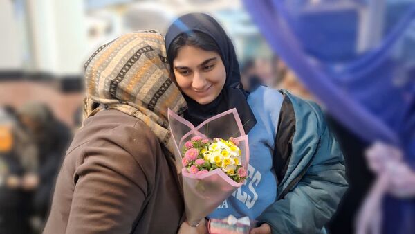 استقبال خانواده‌ها از دختران معتکف در مسجدالنبی کرج